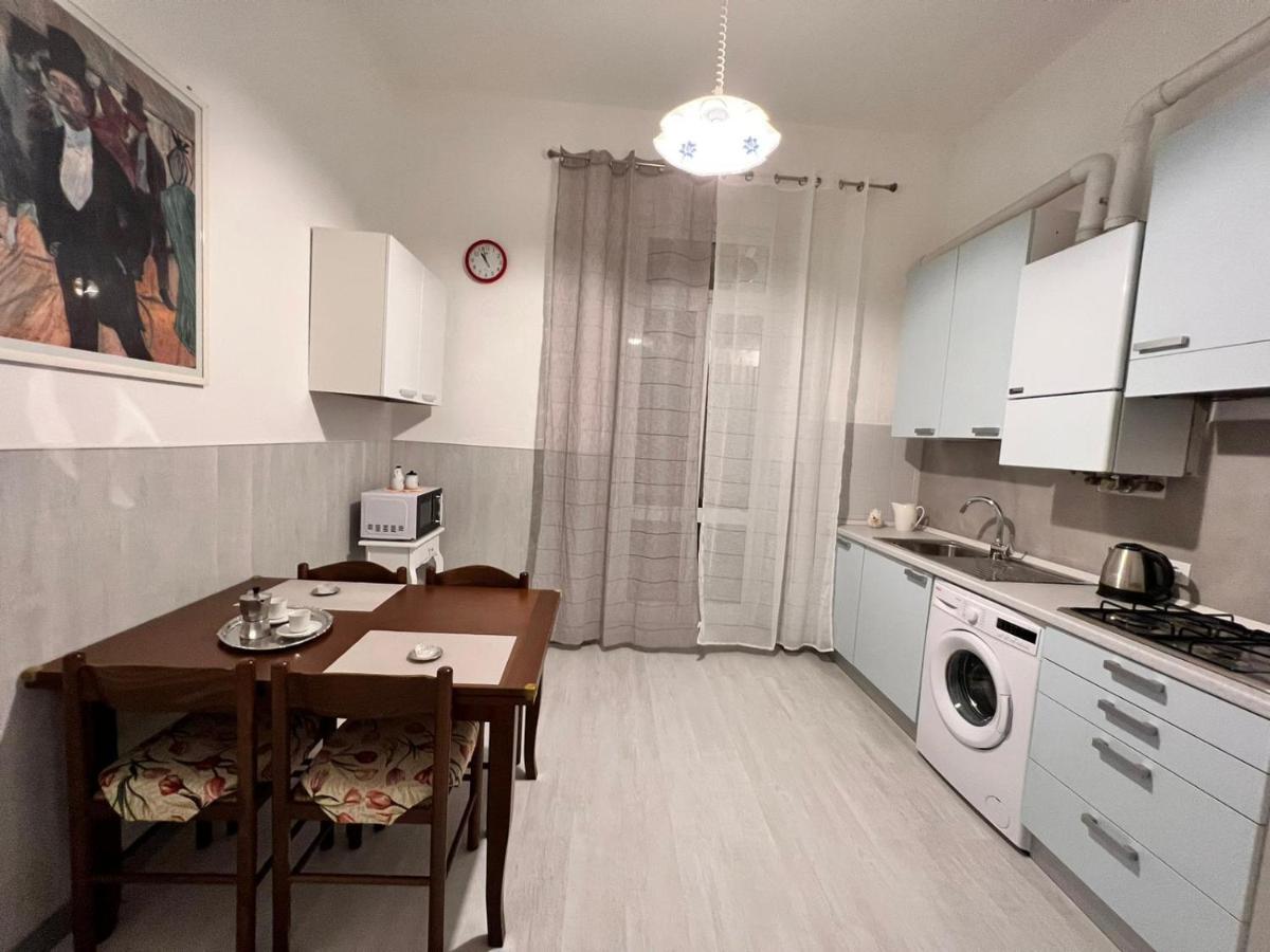 Savona Casa Vacanze Vicino Mare 3 Minuti Wifi Exterior foto