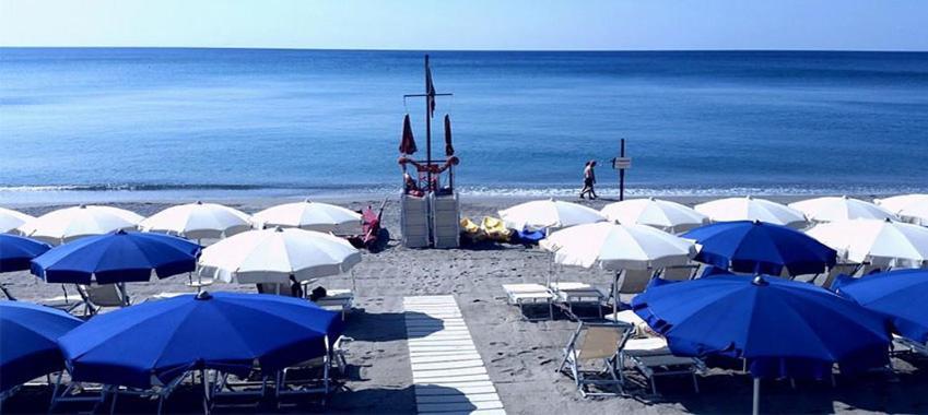 Savona Casa Vacanze Vicino Mare 3 Minuti Wifi Exterior foto